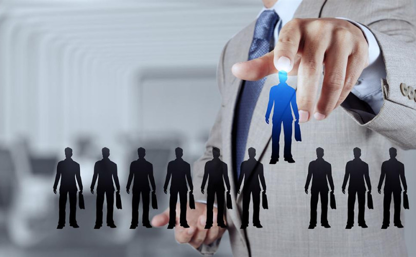 المقابلات والاختيار على أساس الكفاءة